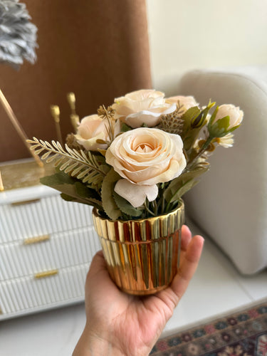 Ceramic Gold planter 14