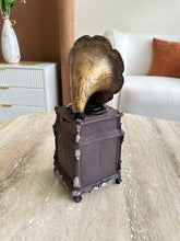 Gramophone Decor 02