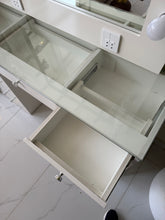 Pearl Mirror Console