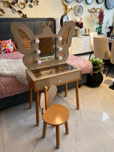 Butterfly kids vantiy
