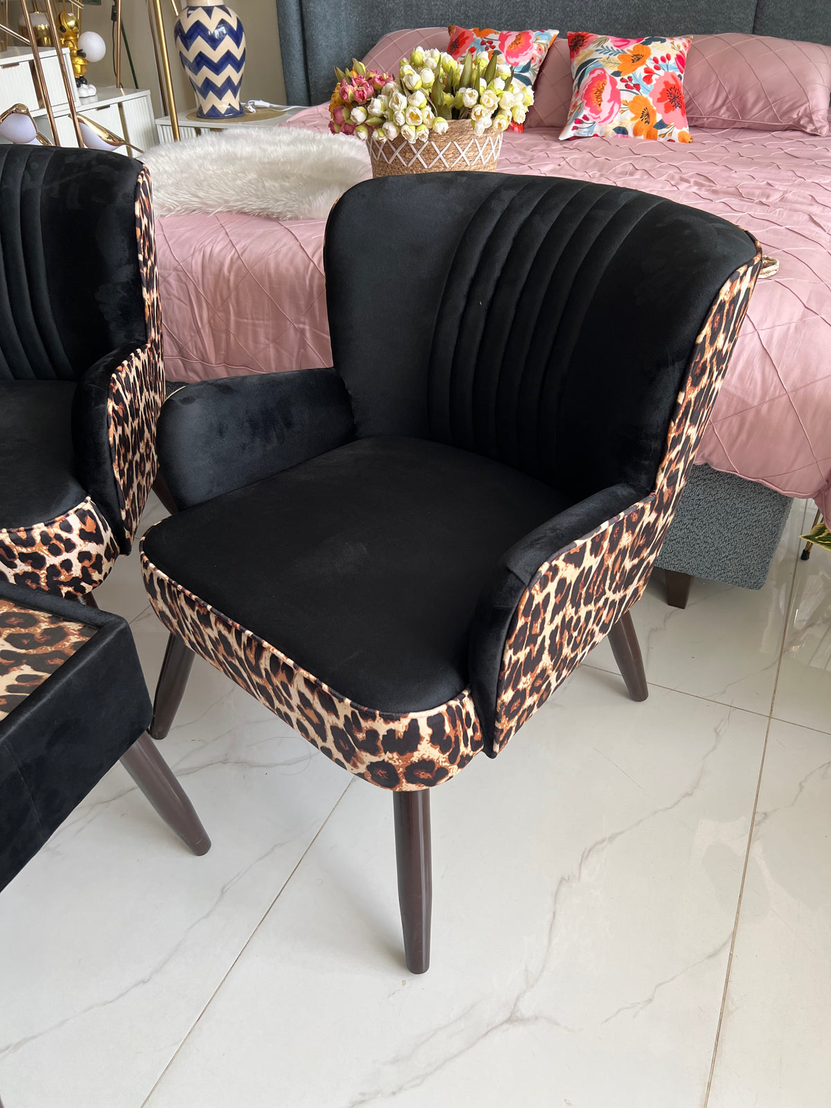 Allure Chair 029 with table