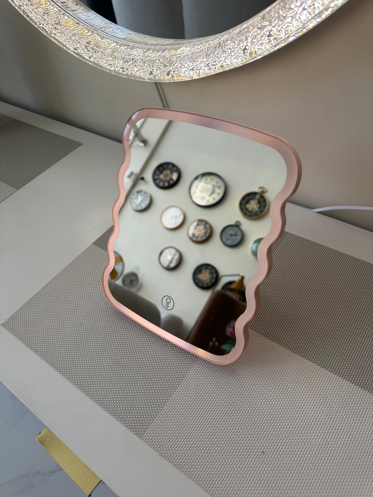 Irregular mirror small pink 02