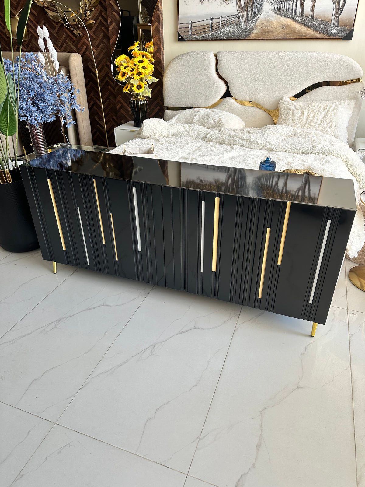 Black Crown Console