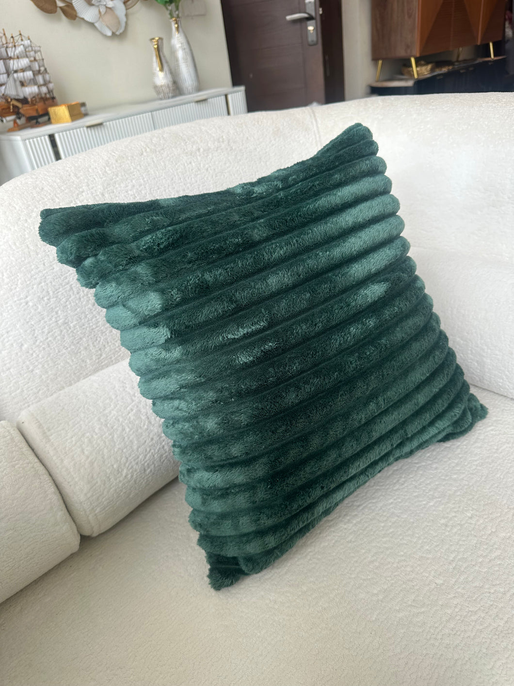 Flurry Cushion Green 04