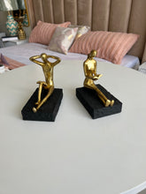 Bookend 001