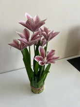 Standing Flower Bunch (Multiple colors)