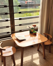 Mattia Table & Chairs