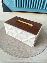 Beige Illusion Tissue box SS14