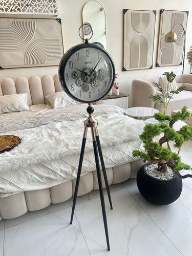 Tripod Black Clock 002