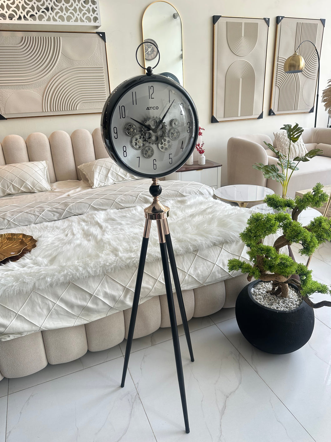 Tripod Black Clock 002