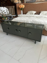 Nova TV Console