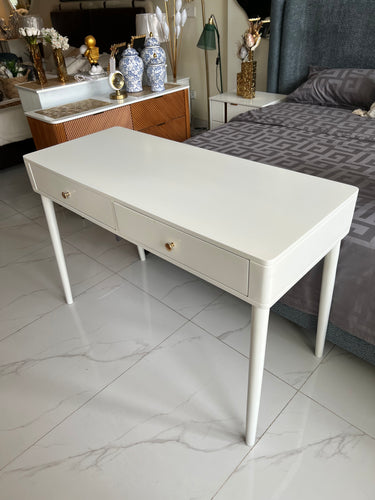Astor Study Table
