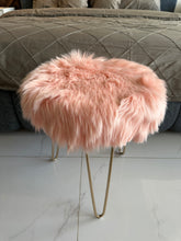 Fur Stool Pink 04