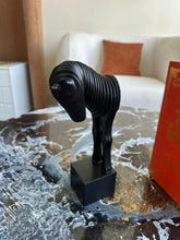 Bookend 005