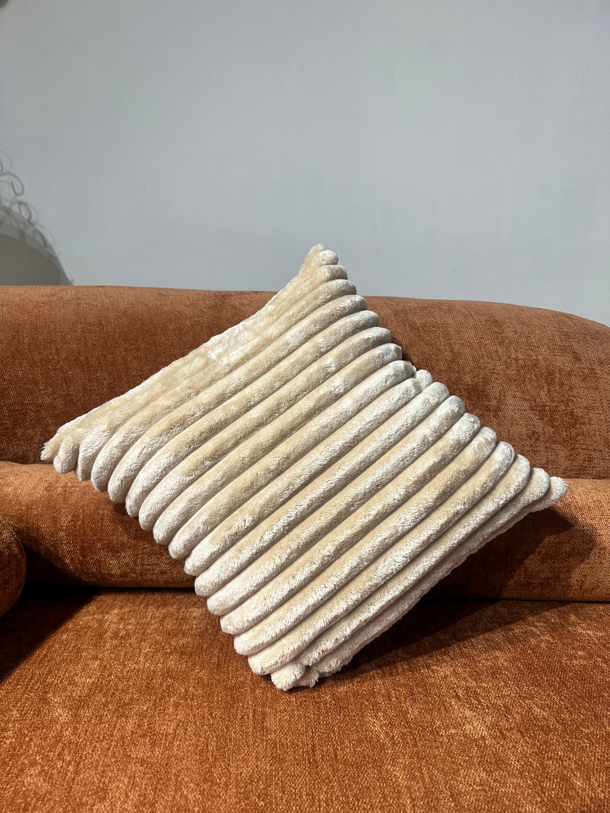 Flurry Cushion 01