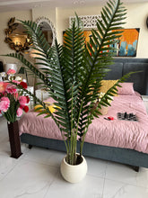 Artifical plants and planter 032