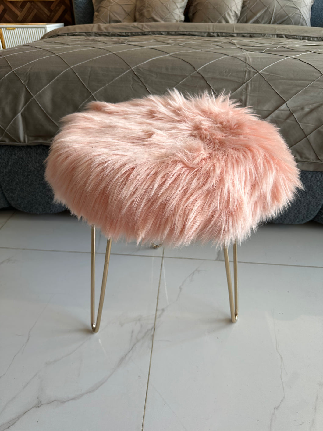 Fur Stool Pink 04