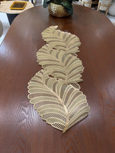Table Runner 004