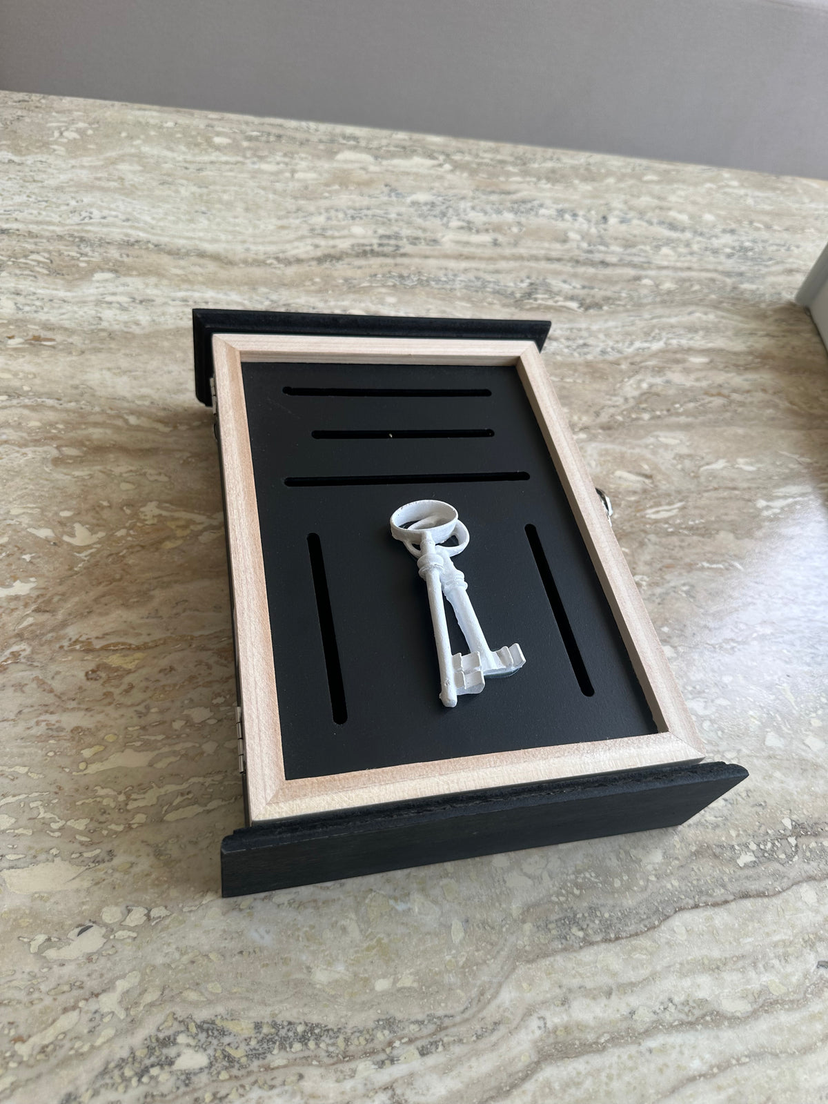 Vintage Key Hanger 011