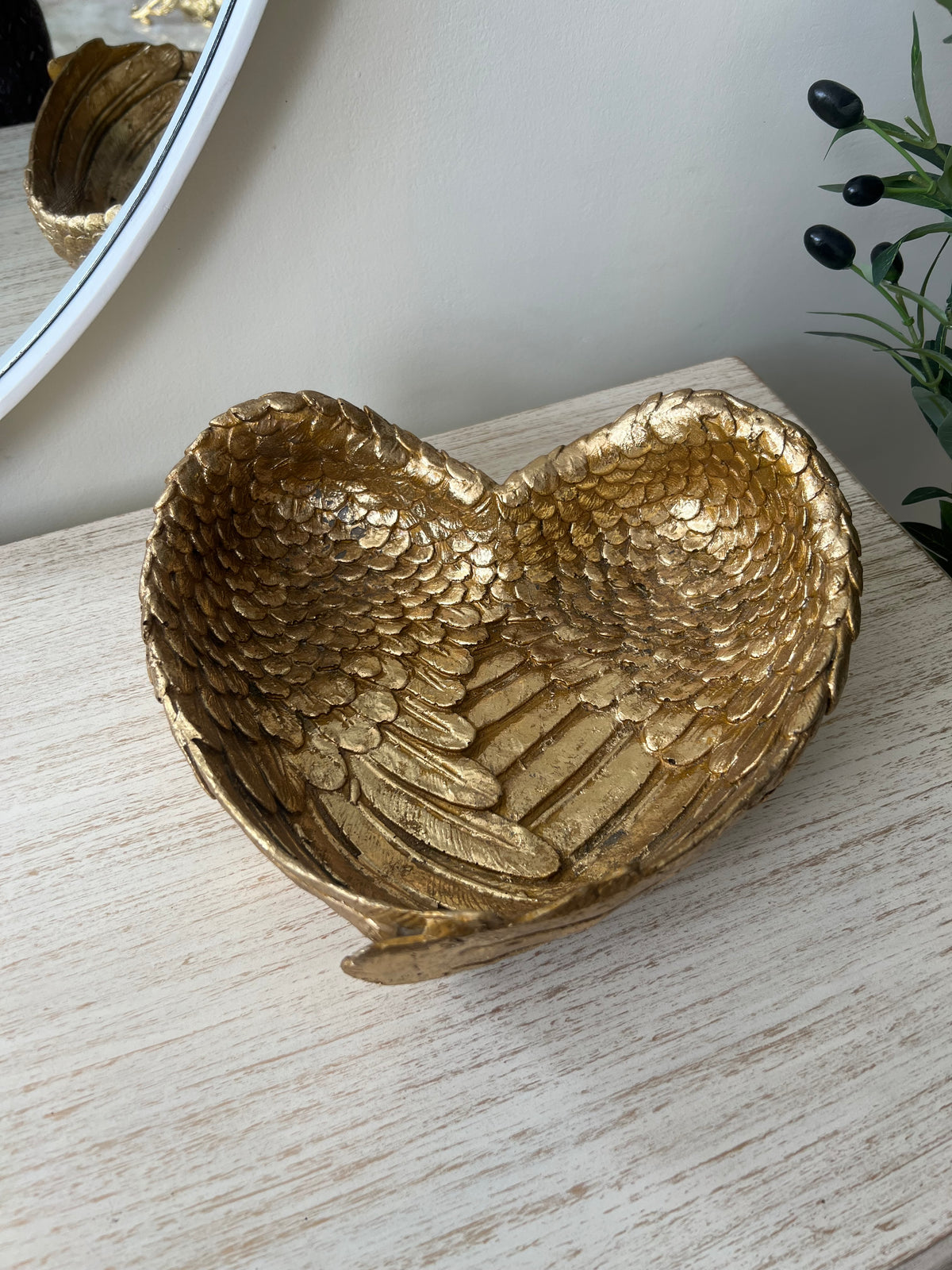 Angel wing basket