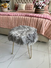 Fur Stool 03
