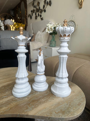 Three piece chess set (white)