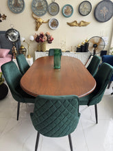 Emerald Oak Dining table