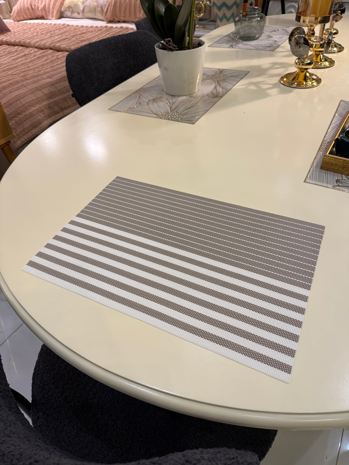 Table Mat 15