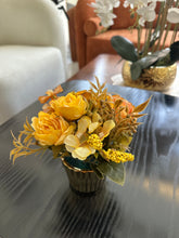 Ceramic Gold planter 12