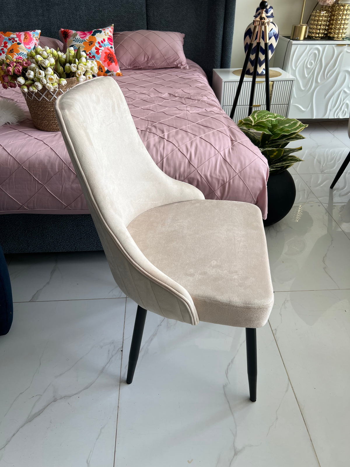 Dawn chair 06 (Beige)