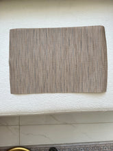 Table Mat 52