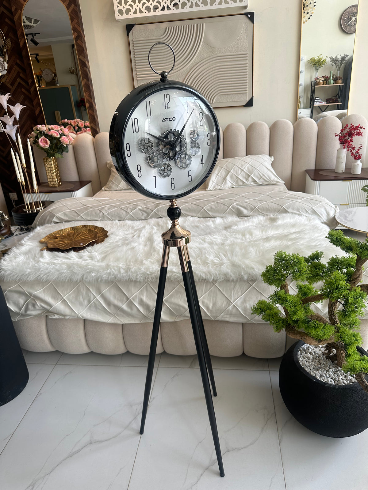 Tripod Black Clock 002