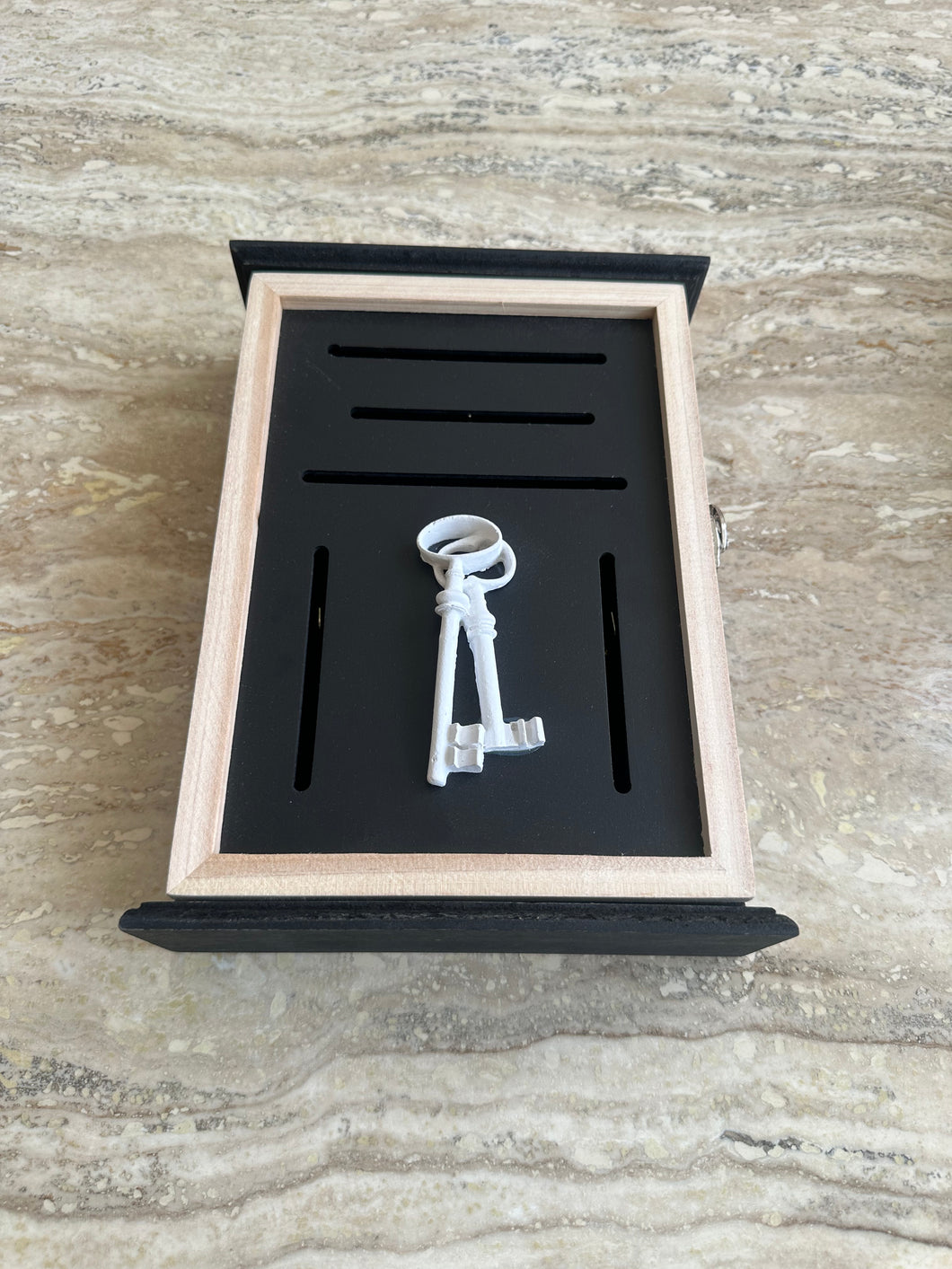 Vintage Key Hanger 011