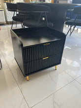 Saphina Side Table 02