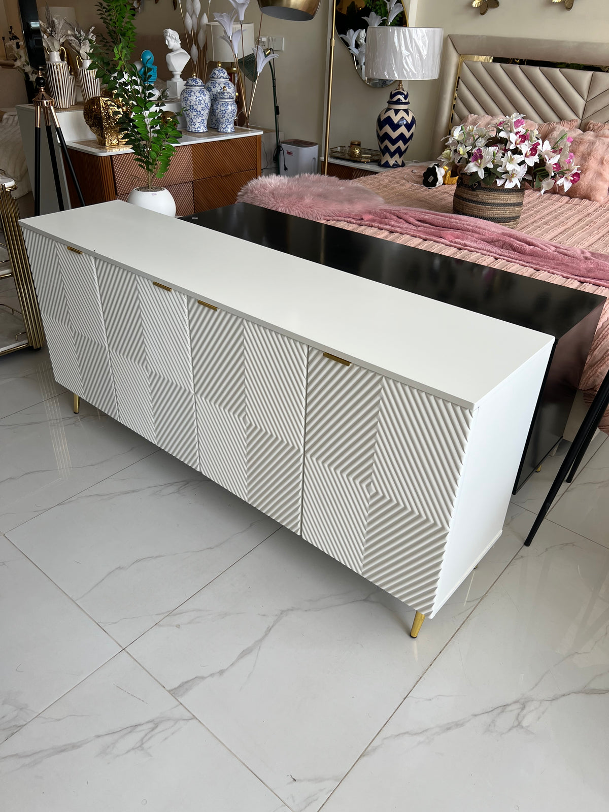 White Whisper Console