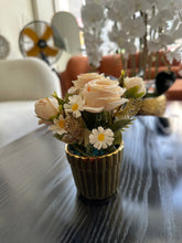 Ceramic Gold planter 14