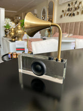 Gramophone crystal