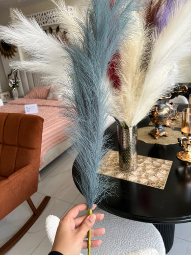 Synthetic feather for vase