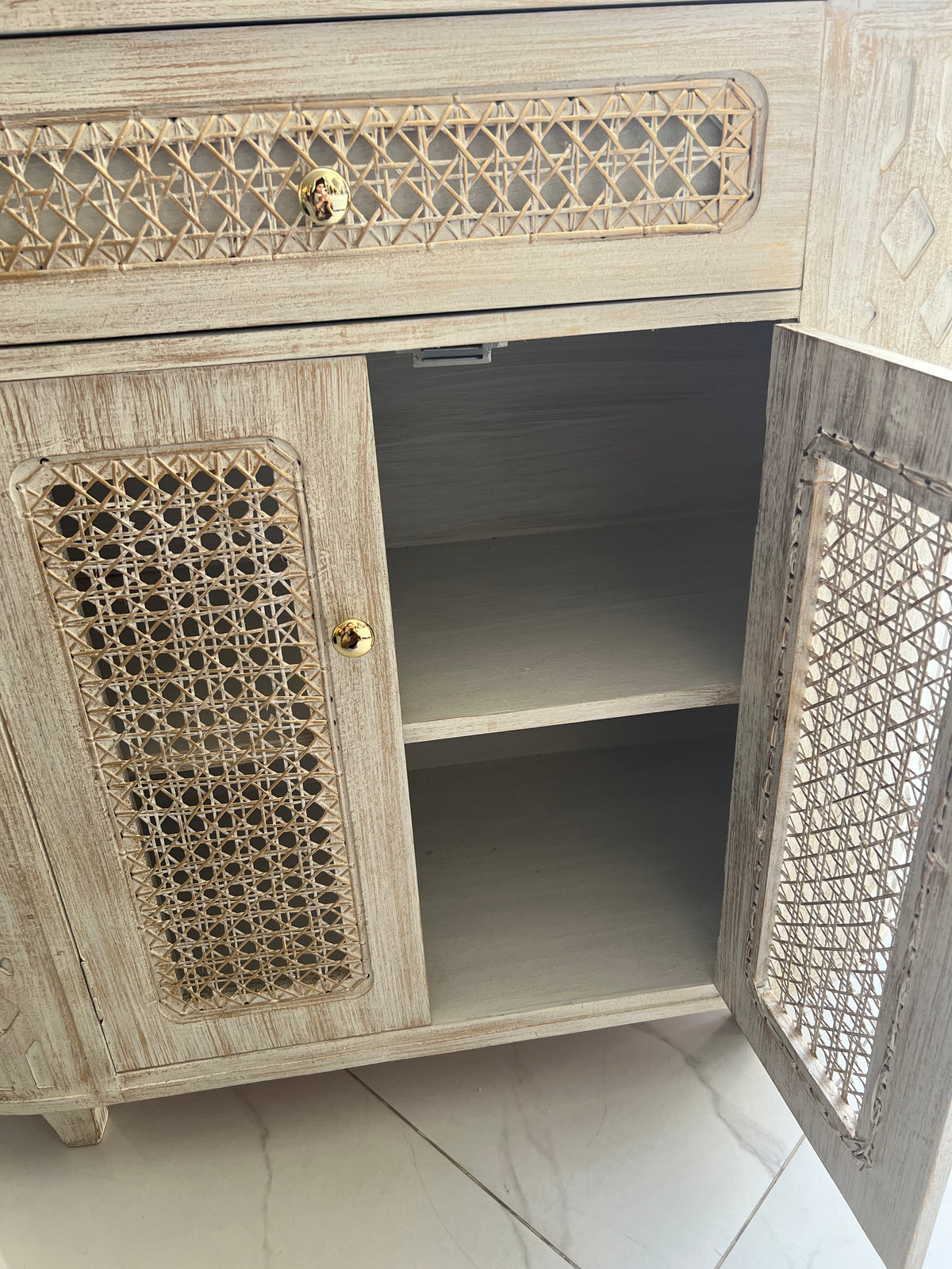 Antique White Chester