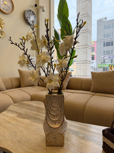 Ceramic vase plus 3 flower stem 101