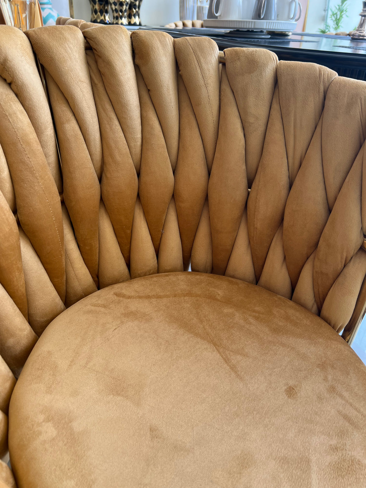 Knotted chair set with table