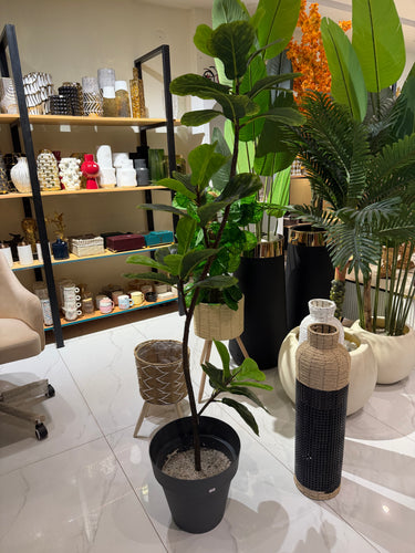 Artifical plants and planter 031