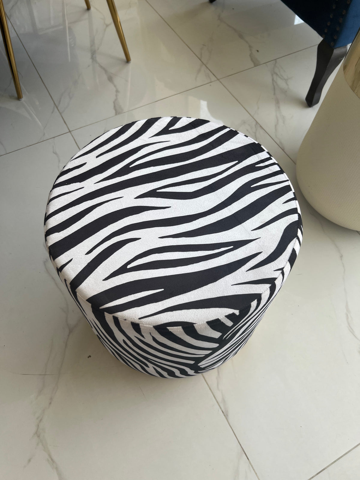 Premium round Stool Zebra print