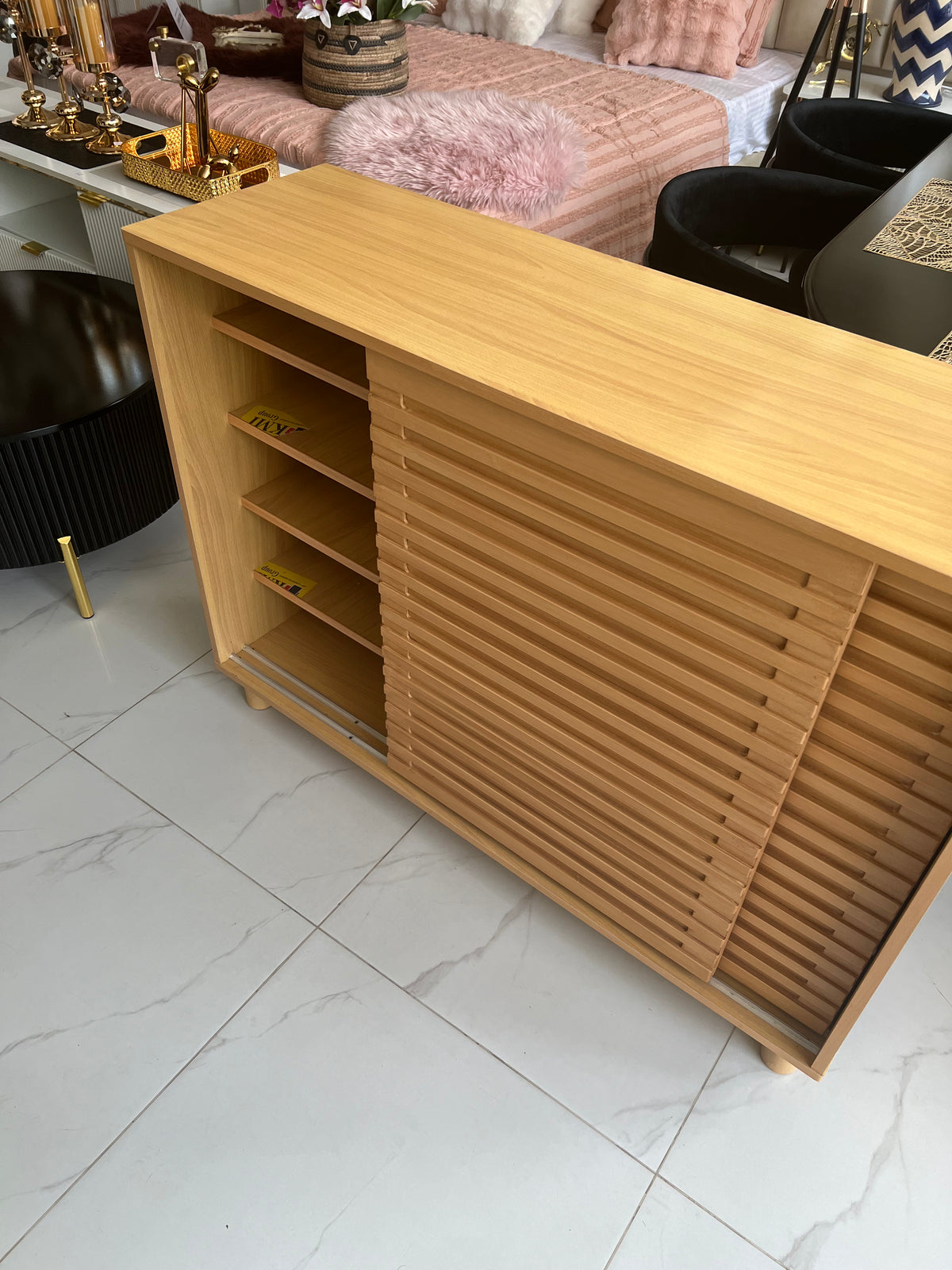 Alcantara shoerack Light brown