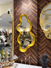 Irregular mirror WV7