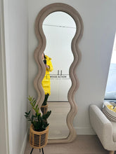 Wavy Mirror